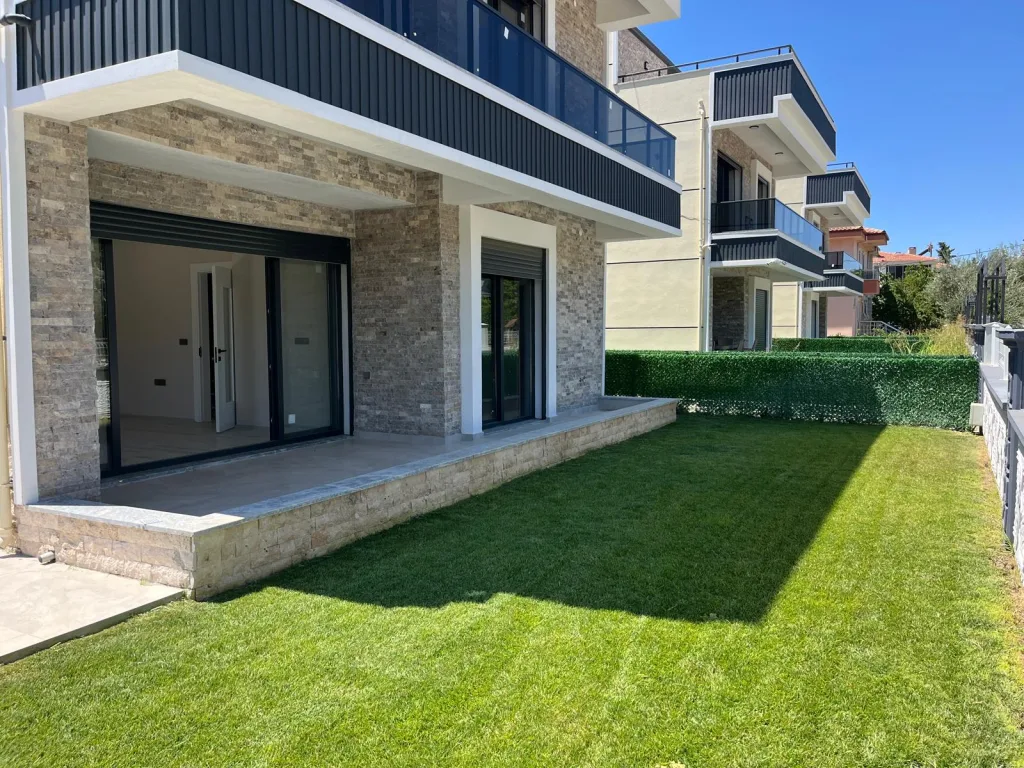 ALTINOLUK MERKEZDE FULL DENİZ MANZARALI 3+1 AYRI MUTFAK TRIPLEX GENİŞ BAHÇELİ VİLLA - Görsel 4