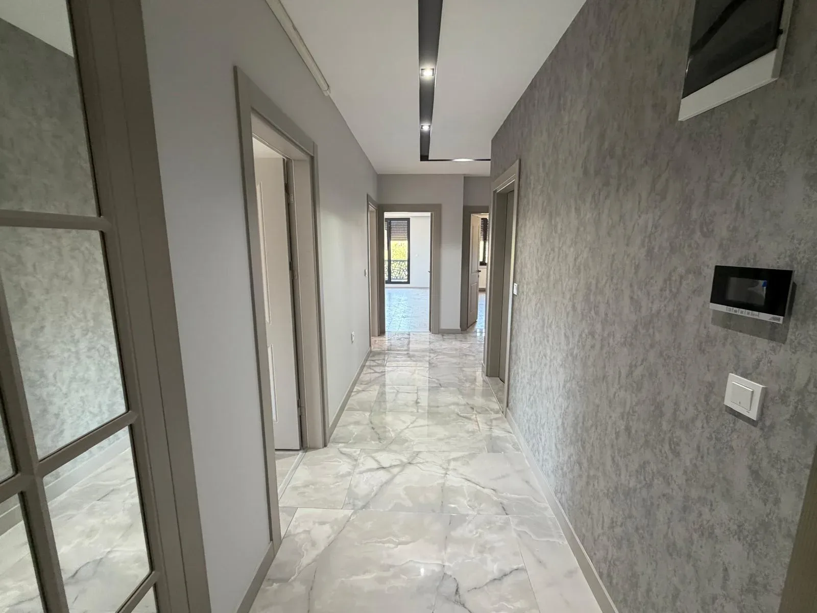 AKÇAYDA HAVUZLU SİTE İÇERİSİNDE ULTRA LÜKS 130 METREKARE 2+1 - Görsel 35