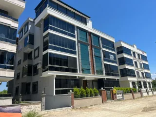 ALTINKUMDA ULTRA LÜX KAPALI OTOPARKLI 2+1 AYRI MUTFAK DAİRE - Görsel 1