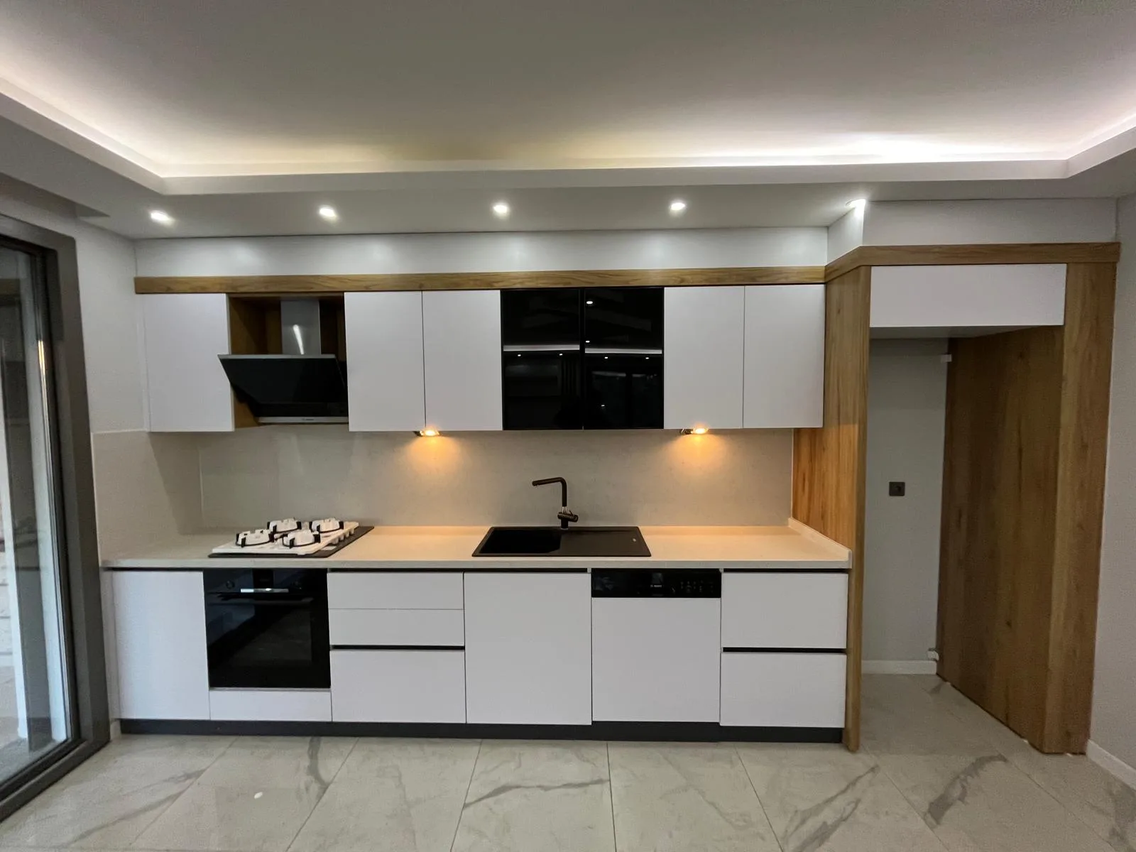 ALTINOLUKTA 4 ODA 1 SALON MUHTEŞEM  DENİZ VE DAĞ MANZARALI TRIPLEX VİLLA - Görsel 13