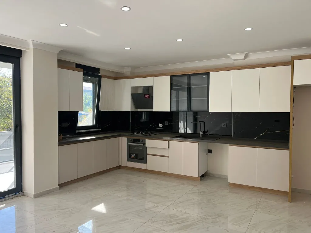 GÜREDE DENİZE SIFIR TADINDA 3+1 TRİPLEX HER ODASINDA EBEVEYN BANYOSU OLAN VİLLA - Görsel 4