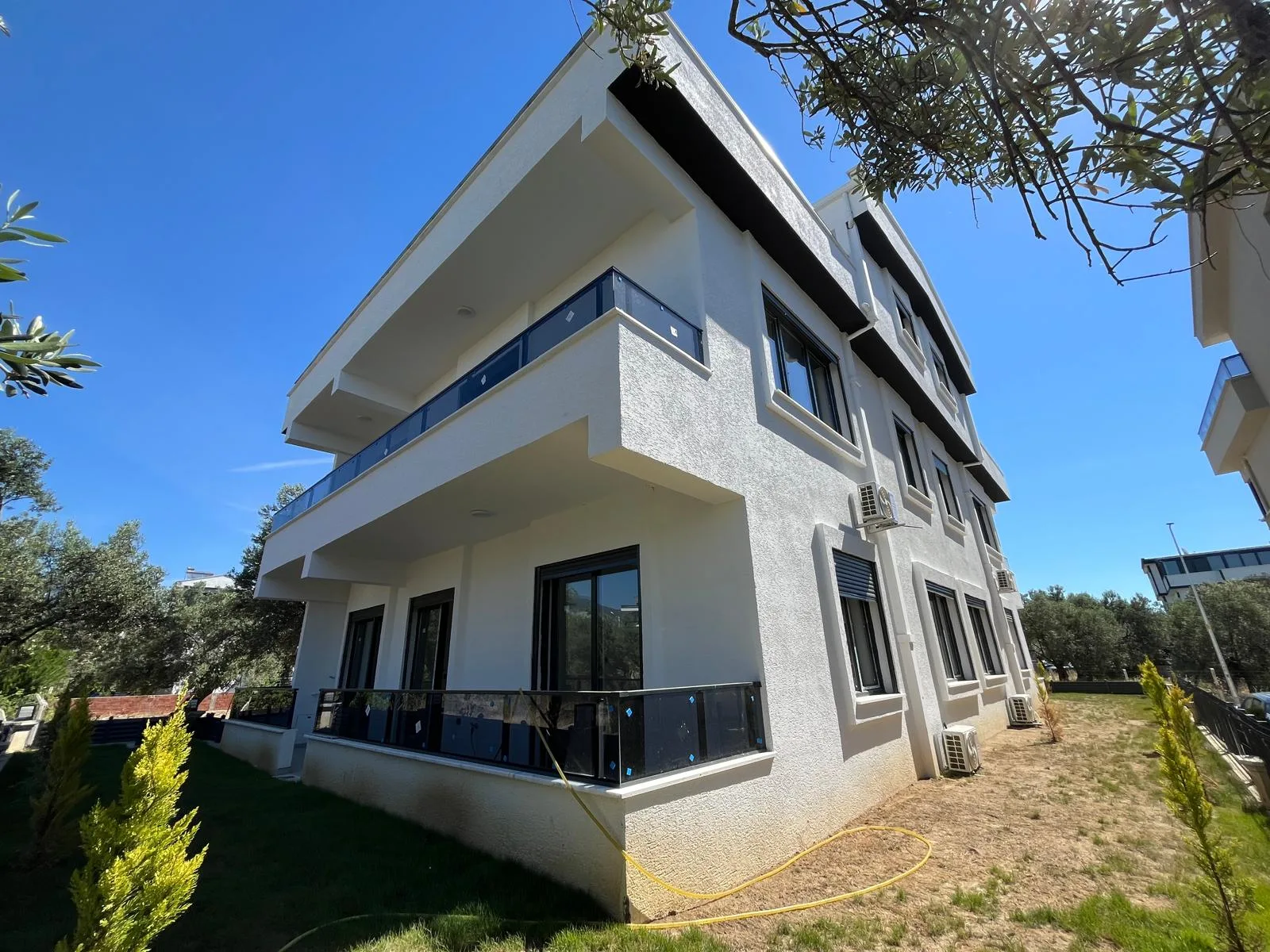 KAZDAĞLARI ZEYTİNLİDE 3 ODA 1 SALON AYRI MUTFAK GENİŞ TERASLI MÜSTAKİL TADINDA DUBLEX DAİRE