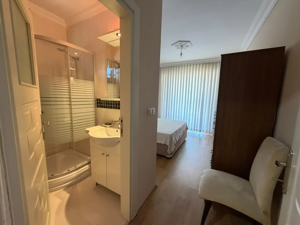 Akçay Yeni Mahalle Karşısında 3+1 Çok Geniş Bahçeli Müstakil Girişli Villa - Görsel 10