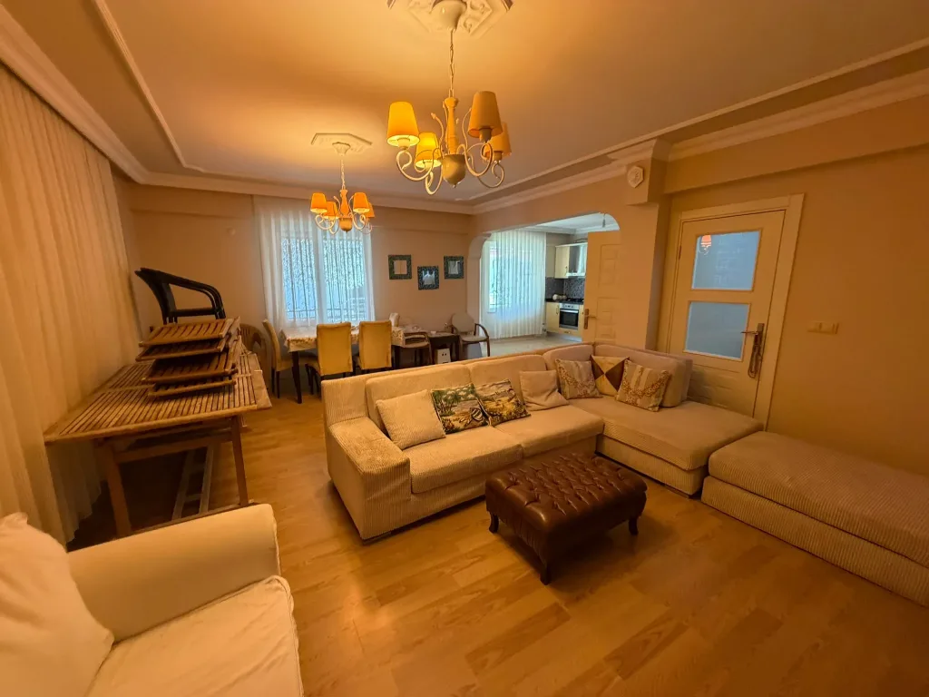 Akçay Yeni Mahalle Karşısında 3+1 Çok Geniş Bahçeli Müstakil Girişli Villa - Görsel 4