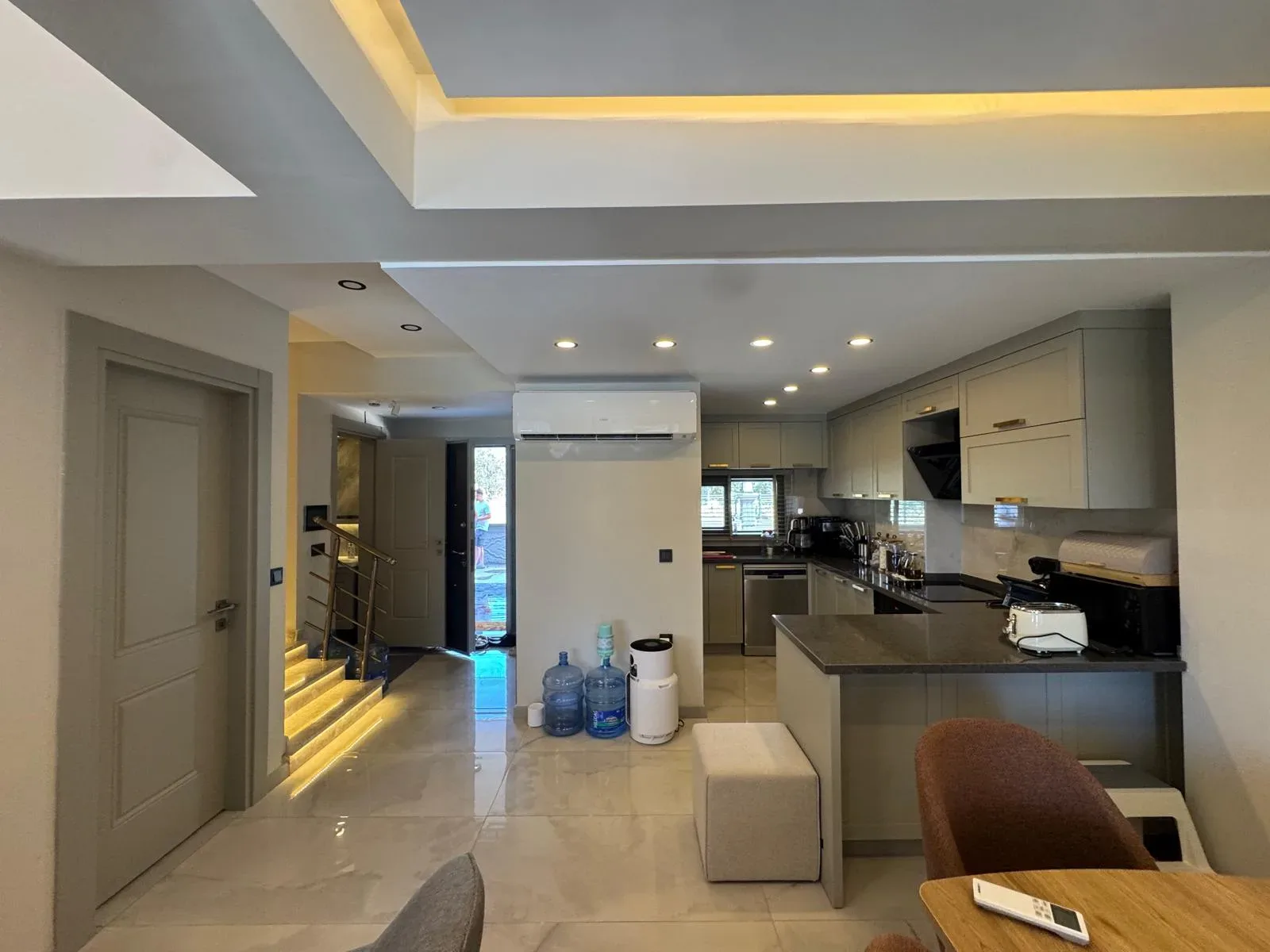 GÜRE SAHİLİNDE FULL EŞYA OPSİYONLU ULTRA LÜX 4+1 HAVUZLU SİTE İÇERİSİNDE TAM BAĞIMSIZ MÜSTAKİL VİLLA - Görsel 8