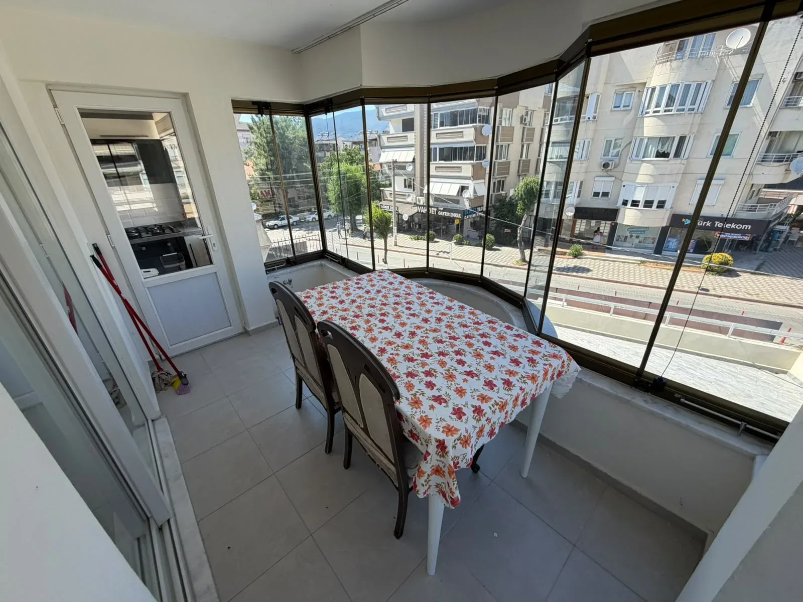 AKÇAY MERKEZDE 2+1 AYRI MUTFAK FULL EŞYA OPSİYONLU GENİŞ BALKONLU İÇİ FULL YAPILI DAİRE - Görsel 11