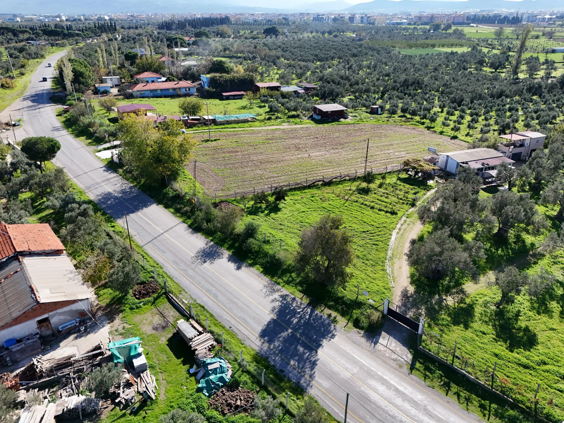BURHANİYE ÖREN YOLUNDA İMAR PLANI İÇERİSİNDE ASFALT CEPHELİ TARLA - Görsel 5