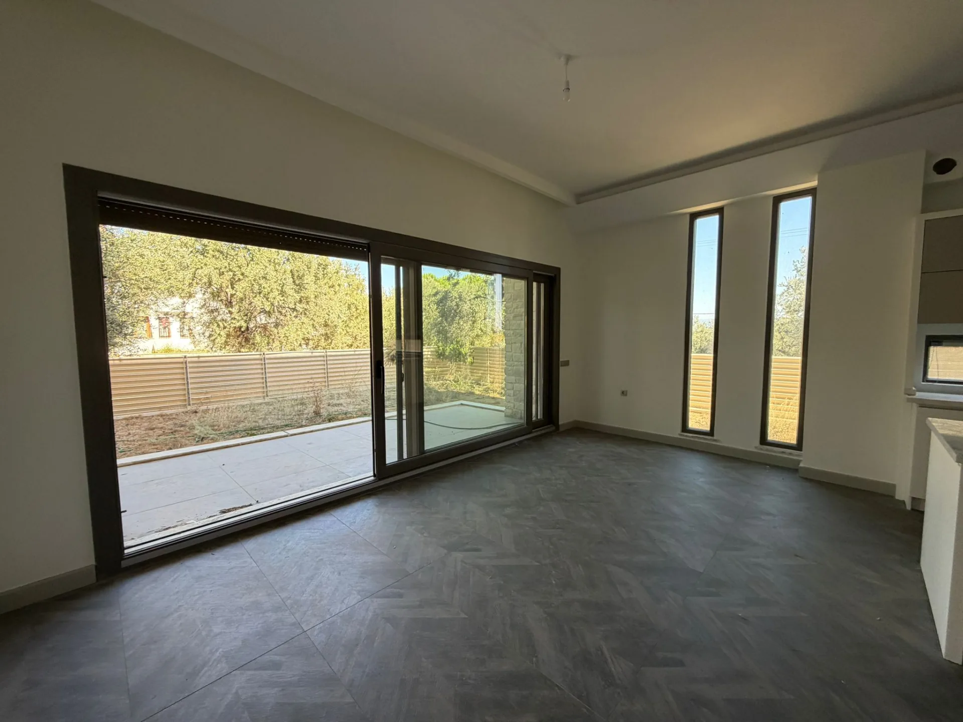 GÜRE İSKELE MAHALLESİNDE TEK KATLI 4+1 TAM MÜSTAKİL ULTRA LÜX VİLLA - Görsel 10