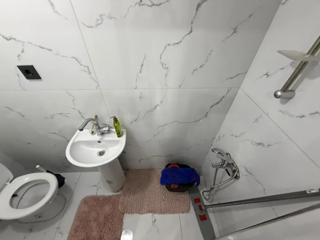 AKÇAY MERKEZDE 2+1 AYRI MUTFAK FULL EŞYA OPSİYONLU GENİŞ BALKONLU İÇİ FULL YAPILI DAİRE - Görsel 27