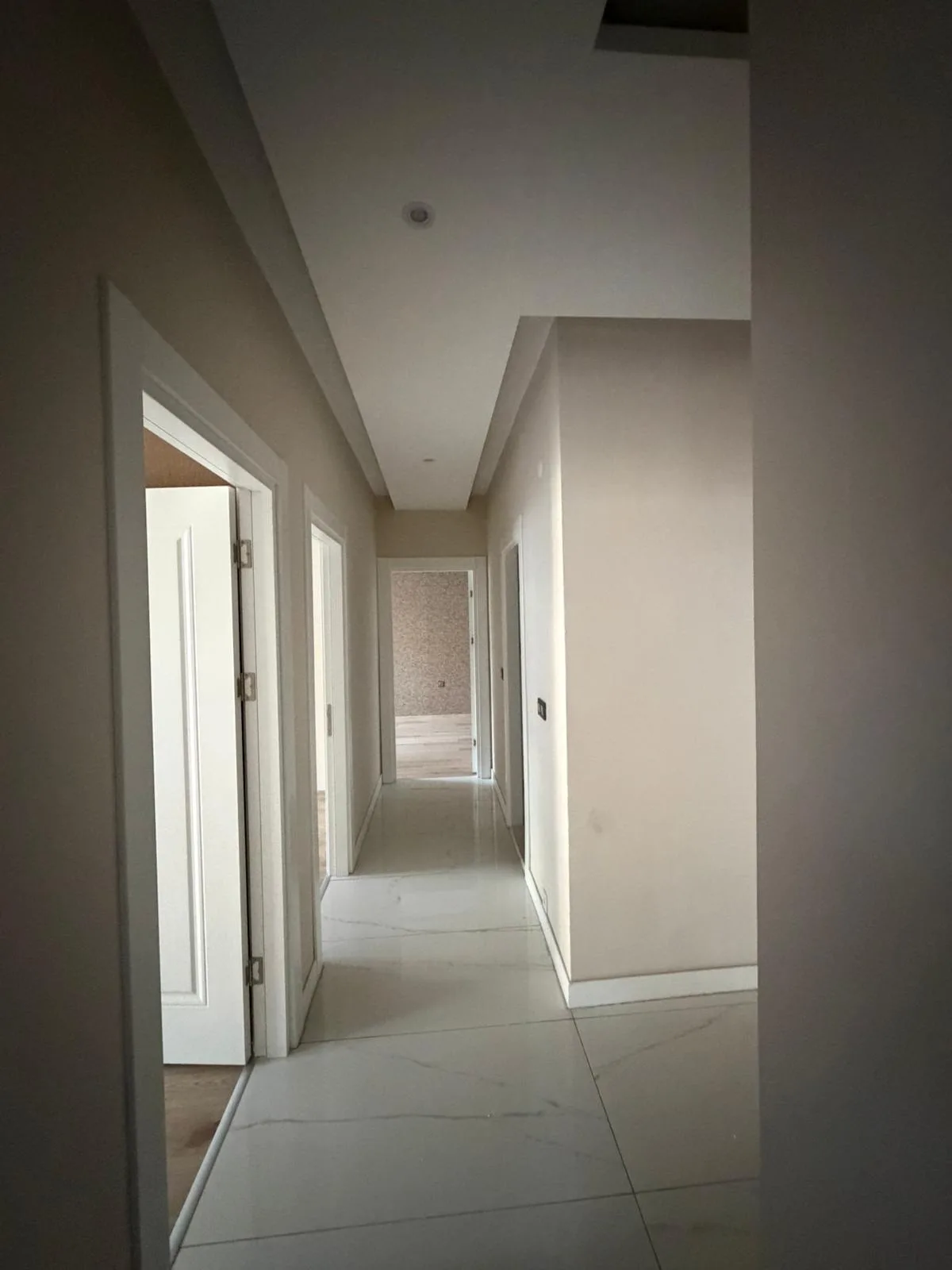 EDREMİT CENNETAYAĞI MAHALLESİNDE PRESTİJ 3 KONUTLARINDA 3+1 AYRI MUTFAK KAPALI GARAJLI LÜX SİTE KONSEPTLİ DAİRE - Görsel 26