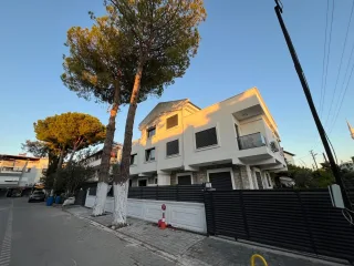 AKÇAY MERKEZDE DENİZE 50 METRE MESAFEDE LÜX TRİPLEX 4+1 VİLLA - Görsel 3