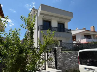GÜRE FENERDE DENİZE 50 METRE MESAFEDE 4+1 FOURLEX LÜX VİLLA - Görsel 3