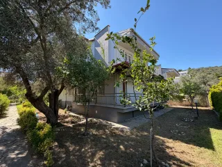 Akçay Yeni Mahalle Karşısında 3+1 Çok Geniş Bahçeli Müstakil Girişli Villa - Görsel 1