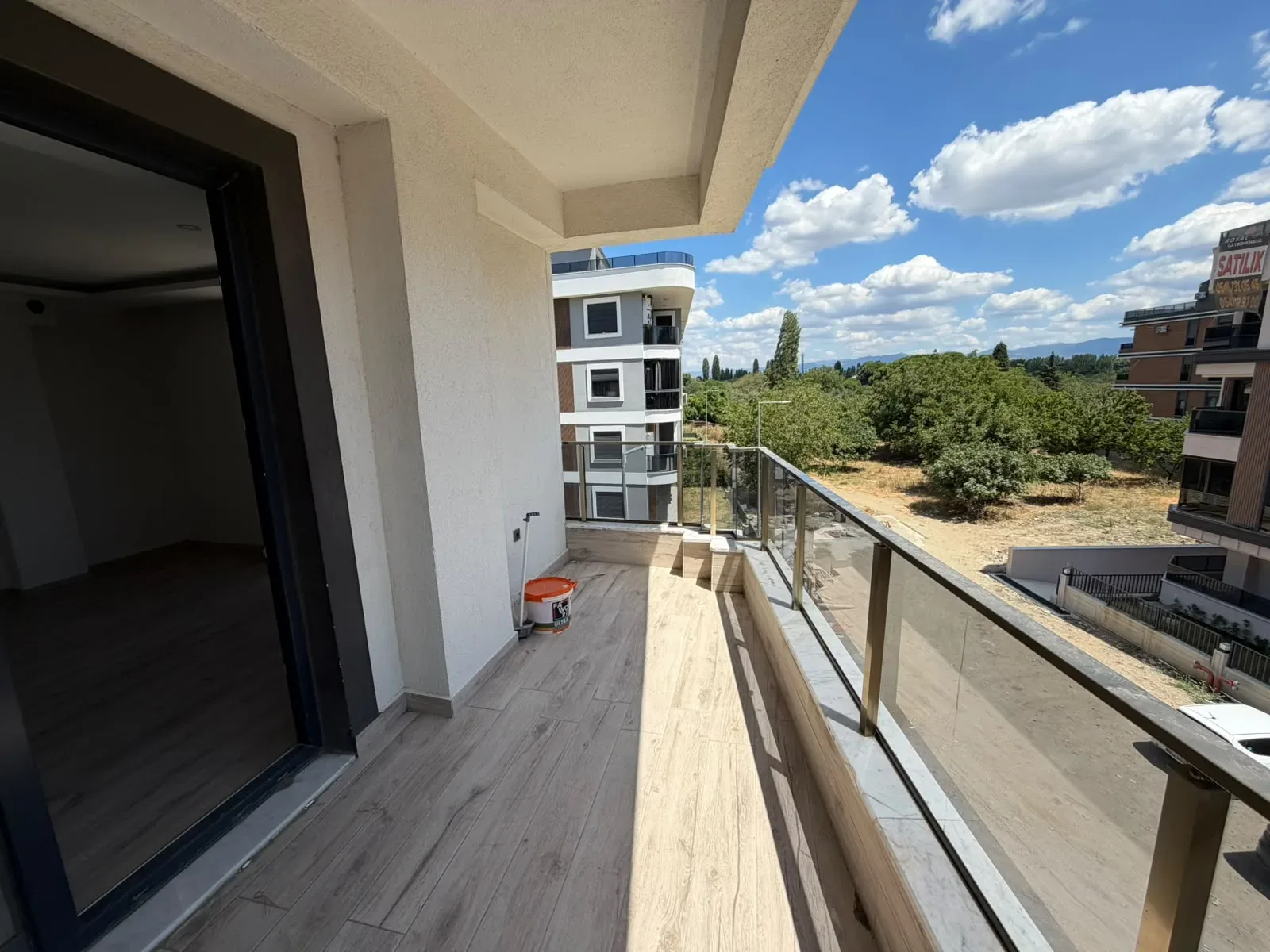 ALTINKUMDA ARA KAT ÖN CEPHE 2+1 AYRI MUTFAK LÜX DAİRE - Görsel 8