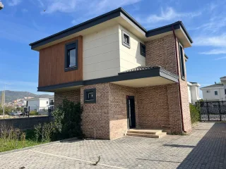 HAMİDİYE MAHALLESİNDE 3+1 TAM MÜSTAKİL KULLANIŞLI VİLLA - Görsel 2