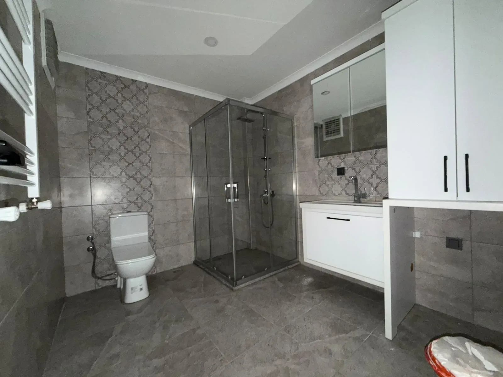 ALTINKUMDA ARA KAT ÖN CEPHE 2+1 AYRI MUTFAK LÜX DAİRE - Görsel 23