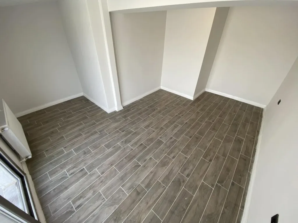 AKÇAY ÇAMLIYOL CADDESİNDE DENİZ VE DAĞ MANZARALI KAT DUBLEKSİ - Görsel 24