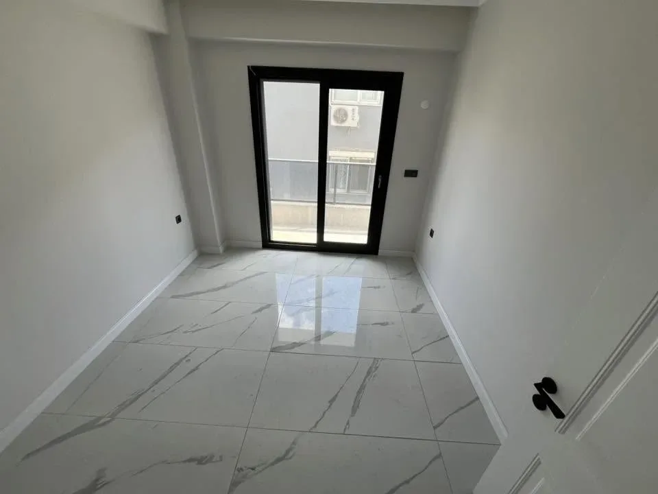 AKÇAYDA SARIKIZDA CADDE ÜSTÜ SIFIR BİNA DENİZE ÇOK YAKIN 2+1 AMERİKAN MUTFAK LÜX DAİRE - Görsel 13