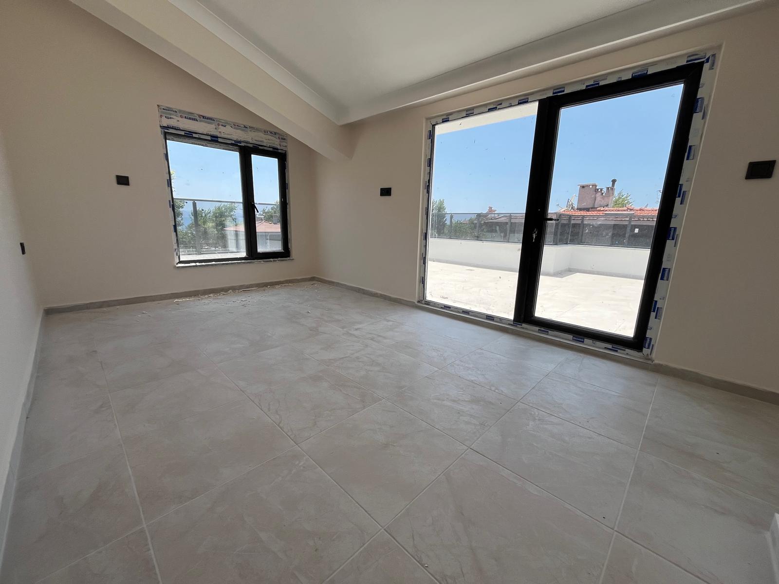 GÜREDE DENİZE SIFIR TADINDA 3+1 TRİPLEX HER ODASINDA EBEVEYN BANYOSU OLAN VİLLA - Görsel 23