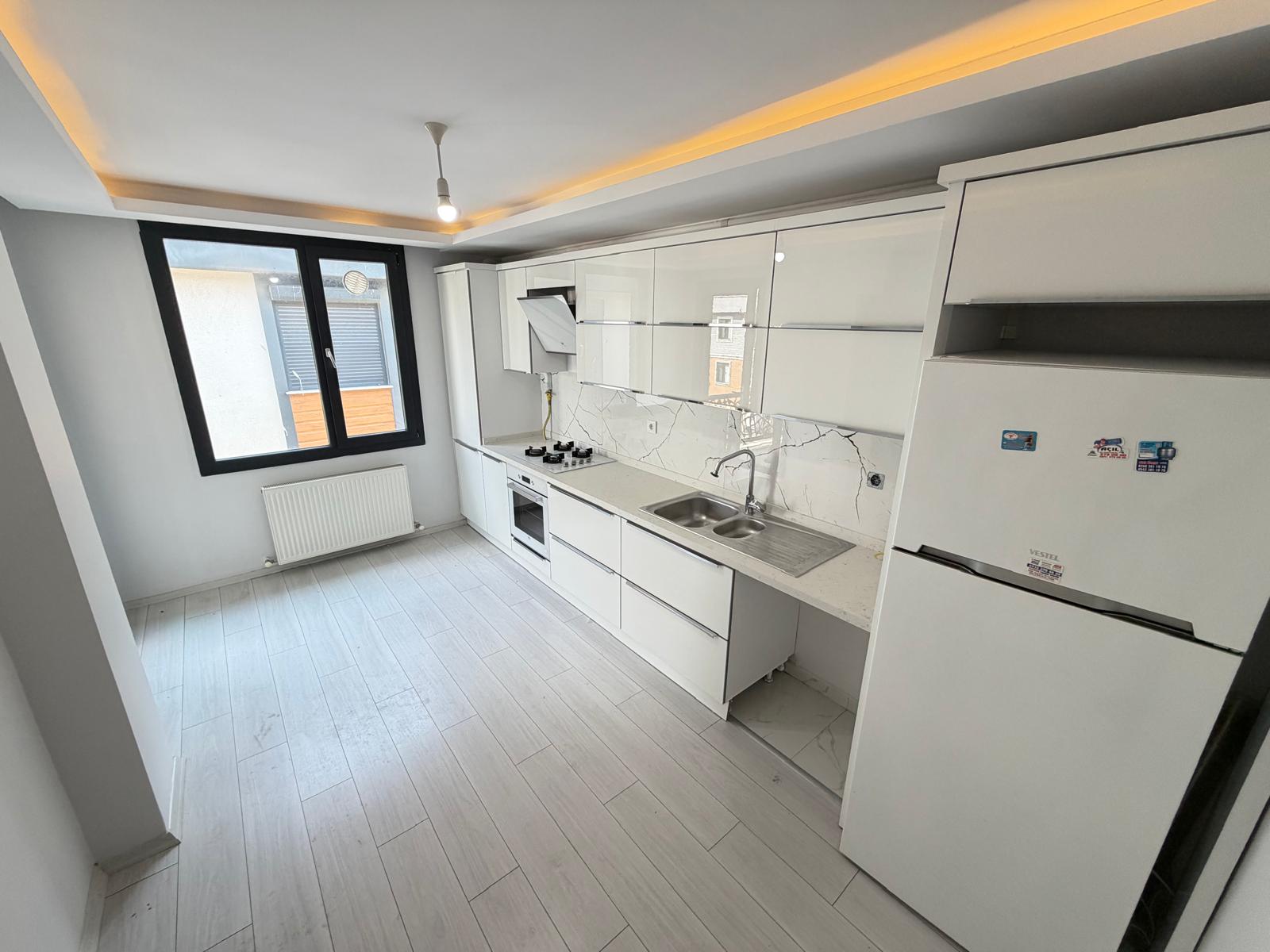 AKÇAYIN EN PRESTİJLİ SİTESİNDE 3+1 AYRI MUTFAK LÜKS DAİRE - Görsel 13