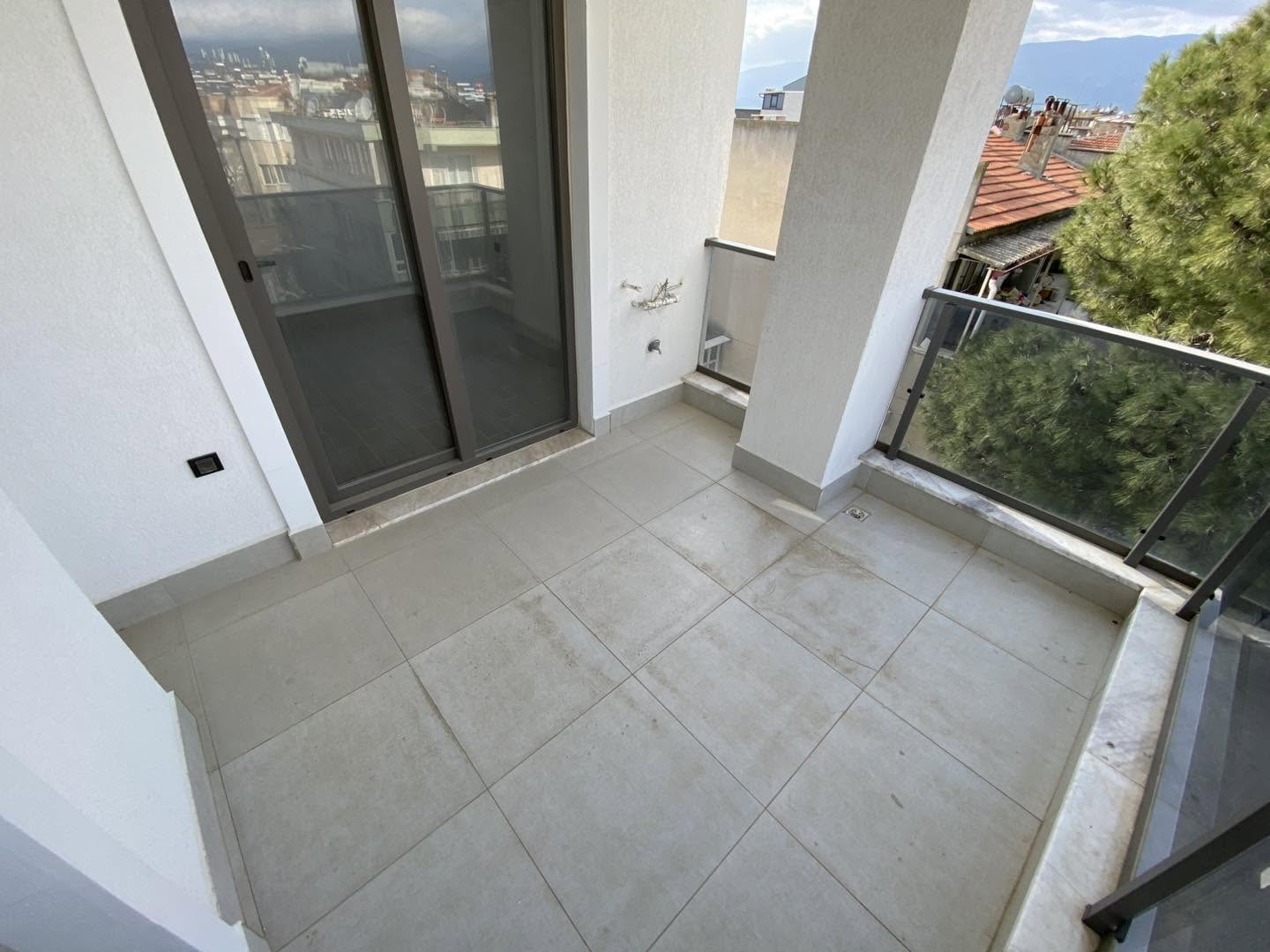 AKÇAY ÇAMLIYOL CADDESİNDE DENİZ VE DAĞ MANZARALI KAT DUBLEKSİ - Görsel 10