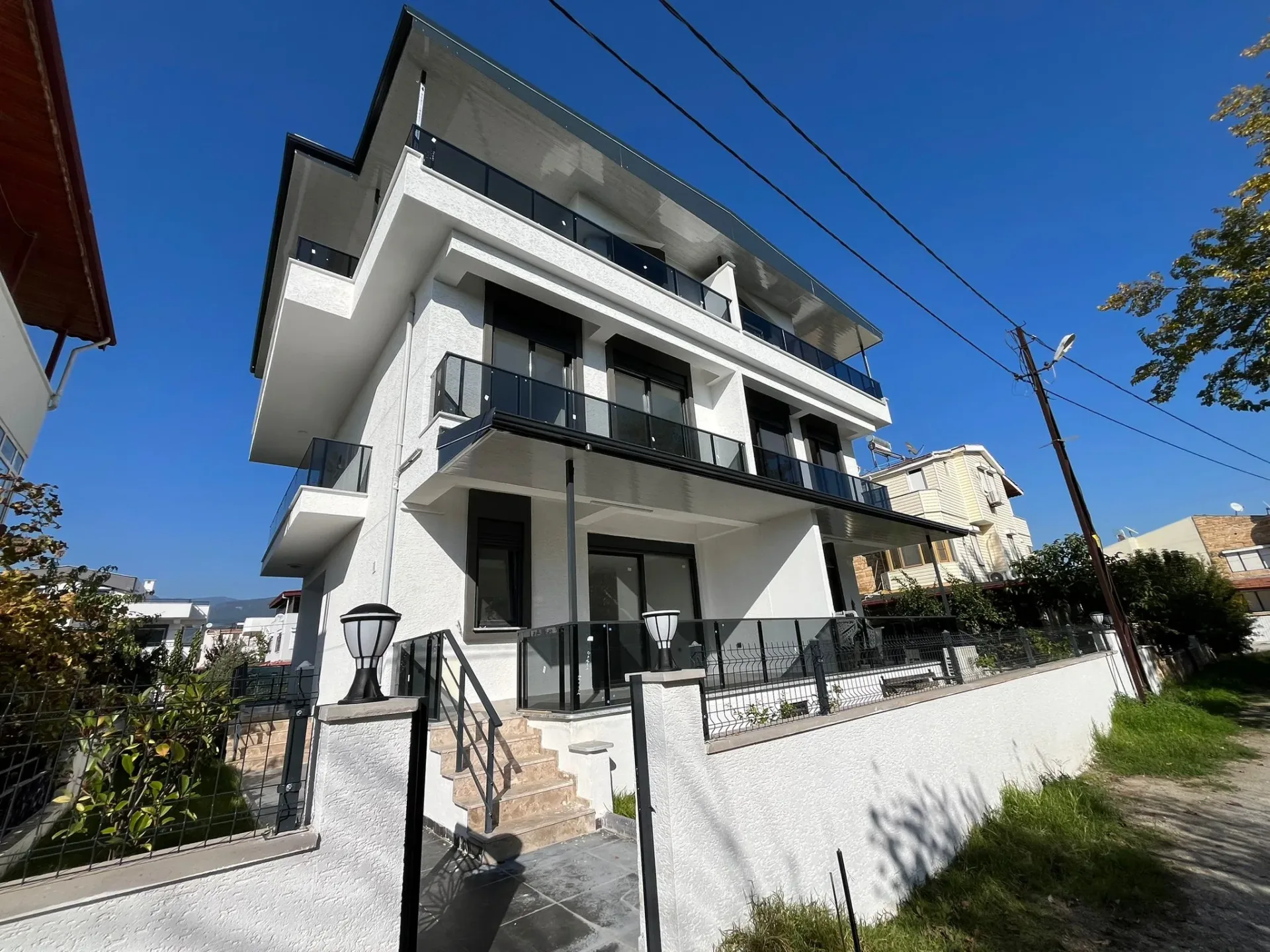 GÜREDE DENİZE SIFIR TADINDA 3+1 TRİPLEX HER ODASINDA EBEVEYN BANYOSU OLAN VİLLA - Görsel 18