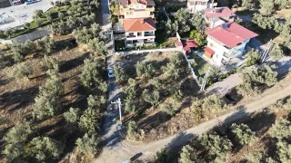 GÜRE SAHİLDE 650 METREKARE KÖŞE PARSEL DENİZ MANZARALI %15 İMARLI ARSA - Görsel 1