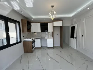 AKÇAYDA SARIKIZDA CADDE ÜSTÜ SIFIR BİNA DENİZE ÇOK YAKIN 2+1 AMERİKAN MUTFAK LÜX DAİRE - Görsel 22