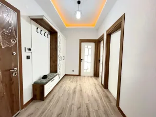 AKÇAY ALTINKUM MAHALLESİNDE 2+1 AYRI MUTFAK EBEVEYN BANYOLU GENİŞ ARA KAT LÜKS DAİRE - Görsel 7
