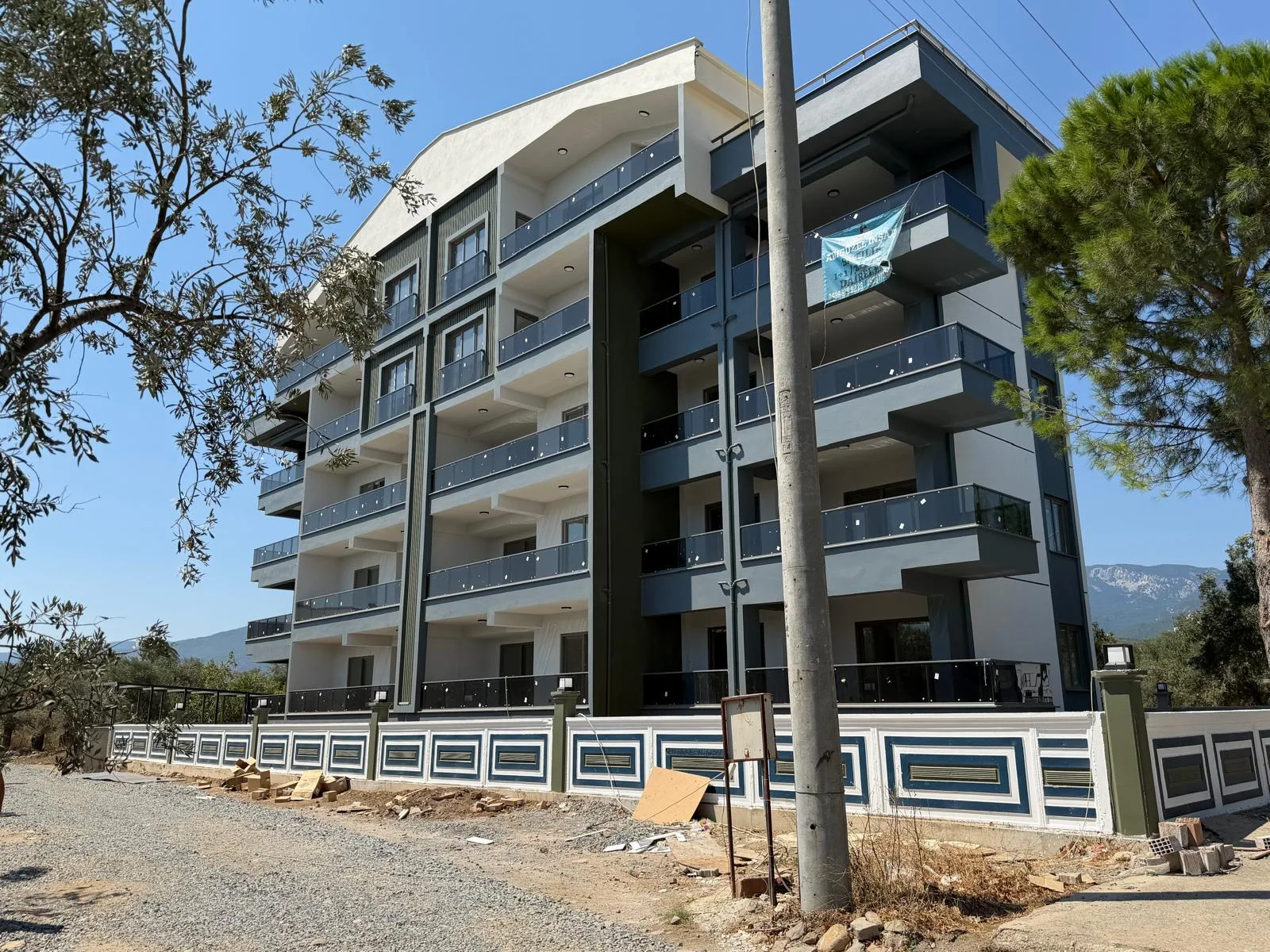 ZEYTİNLİ BULVAR ÜZERİNDE MUHTEŞEM BALKONLU EKONOMİK ÖN CEPHE 1+1 - Görsel 4