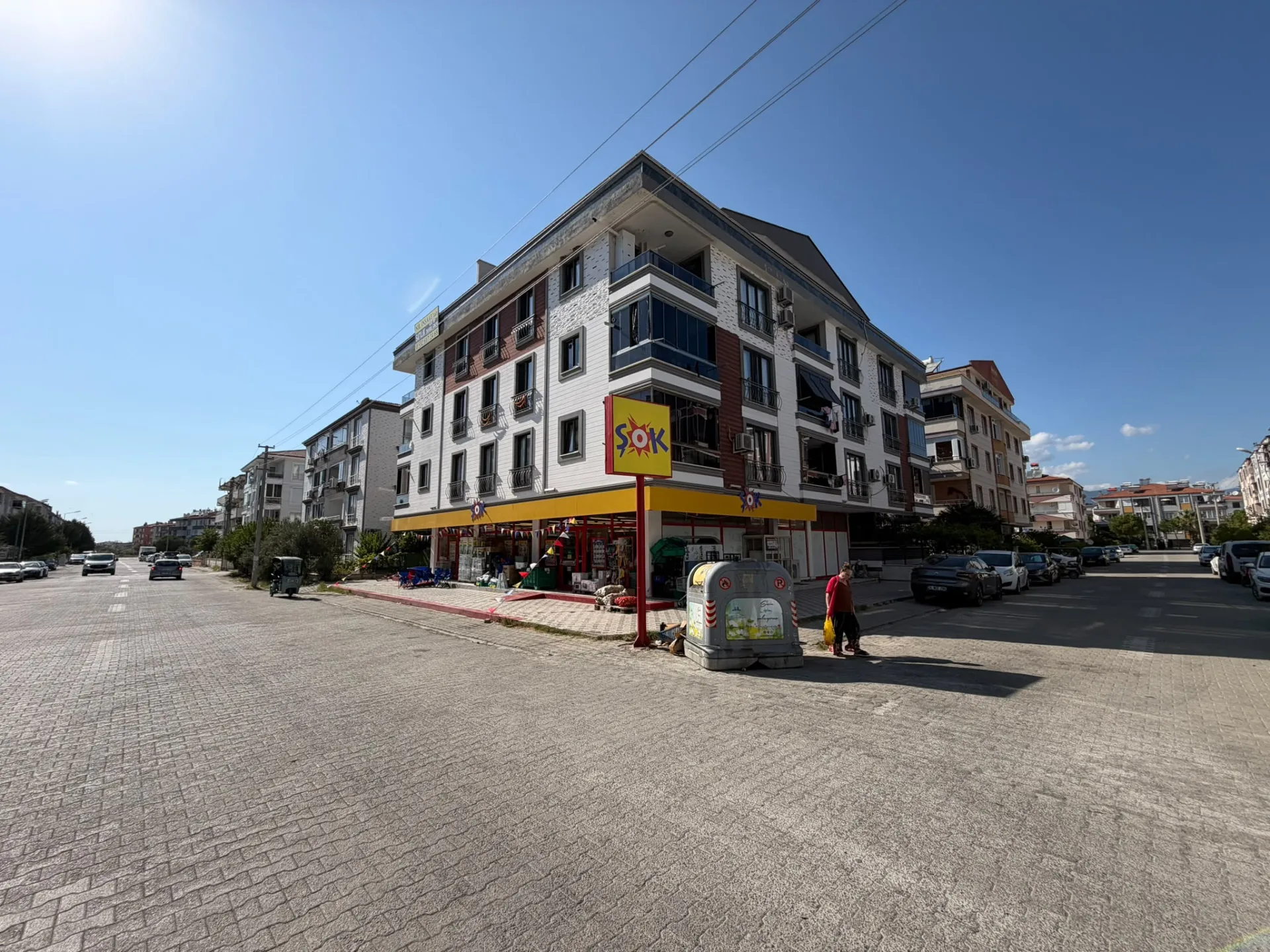 AKÇAY ALTINKUMDA ARA KAT 1+1 ÇOK GENİŞ LÜX DAİRE