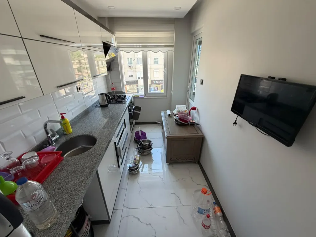 AKÇAY MERKEZDE 2+1 AYRI MUTFAK FULL EŞYA OPSİYONLU GENİŞ BALKONLU İÇİ FULL YAPILI DAİRE - Görsel 14