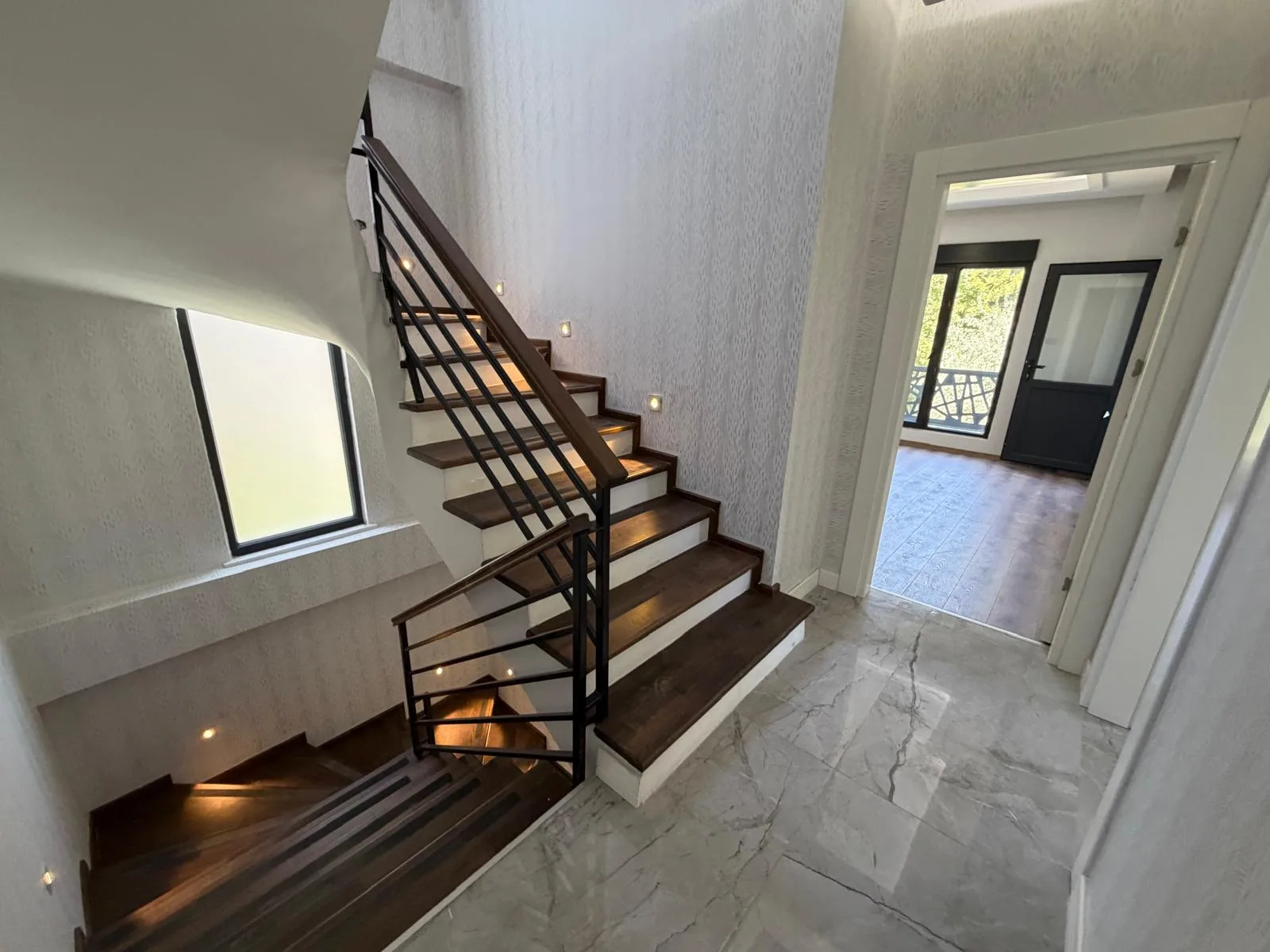 AKÇAY CEMİL TEMEL MAHALLESİNDE 4 ODA 1 SALON TRİPLEX SIFIR VİLLA - Görsel 5