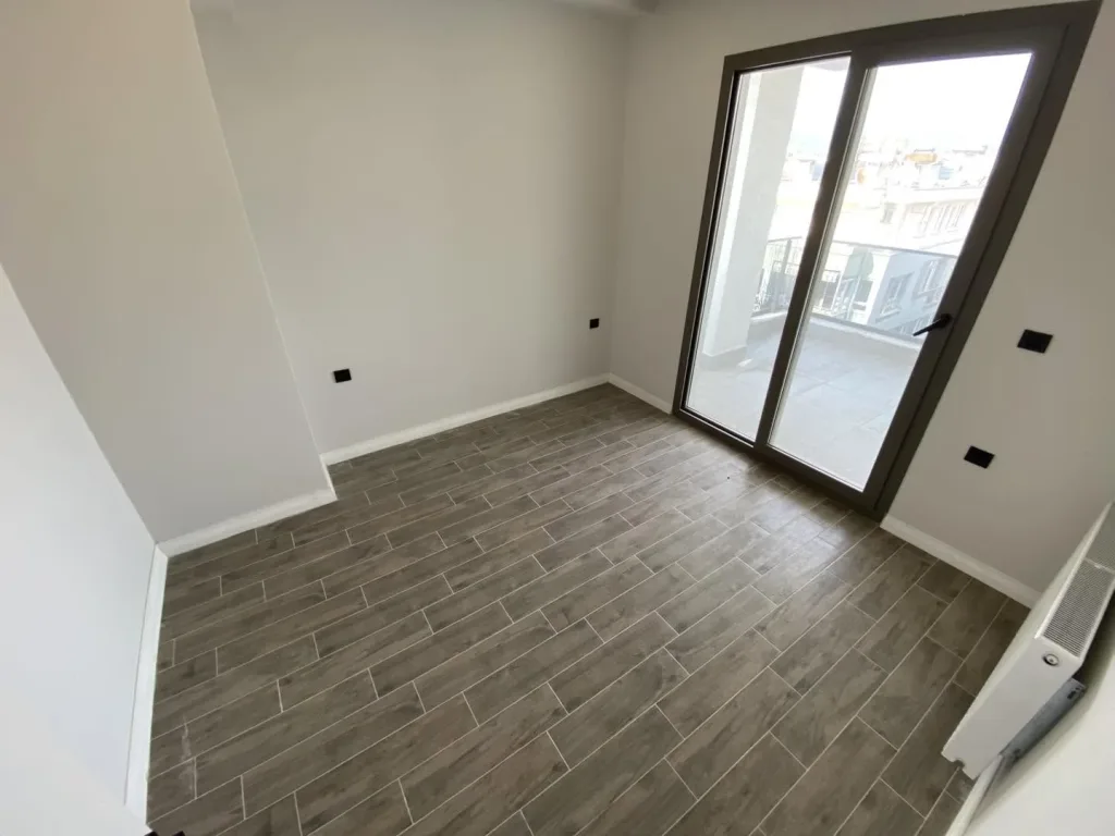 AKÇAY ÇAMLIYOL CADDESİNDE DENİZ VE DAĞ MANZARALI KAT DUBLEKSİ - Görsel 14