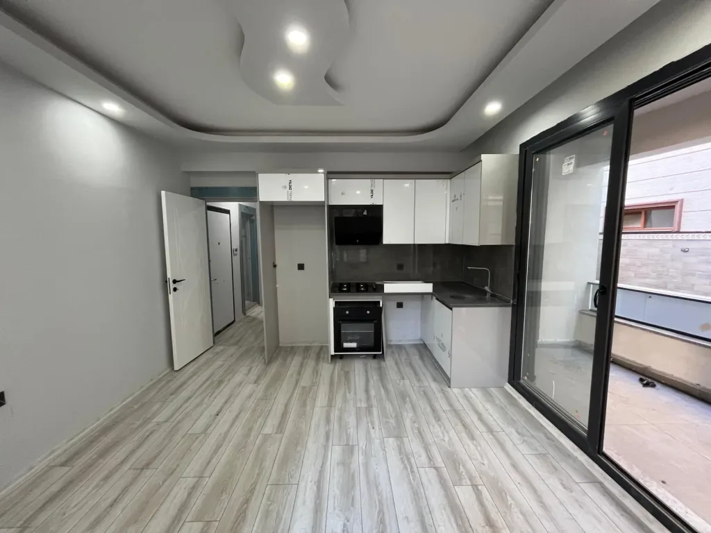 AKÇAY ÇAMLIYOL CADDESİNDE FIRSAT 1+1 SIFIR DAİRE - Görsel 9