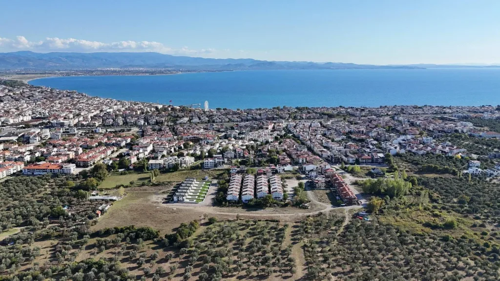 AKÇAY CEMİL TEMEL MAHALLESİNDE 661 METREKARE %15 iMARLI ARSA - Görsel 2