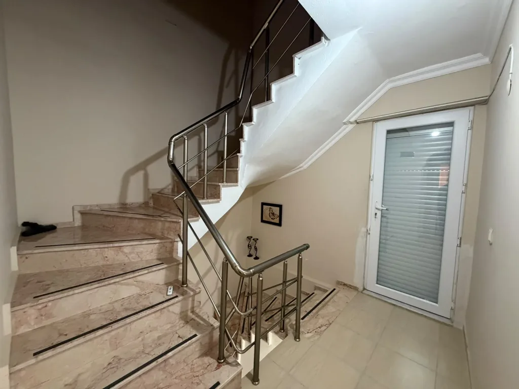 Akçay Yeni Mahalle Karşısında 3+1 Çok Geniş Bahçeli Müstakil Girişli Villa - Görsel 12