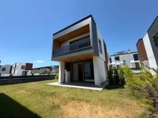 GÜRE SAHİLDE ULTRA LÜX SİTE İÇERİSİNDE TAM BAĞIMSIZ MÜSTAKİL VİLLA - Görsel 1