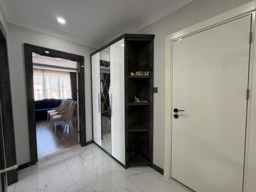 AKÇAY MERKEZDE 2+1 AYRI MUTFAK FULL EŞYA OPSİYONLU GENİŞ BALKONLU İÇİ FULL YAPILI DAİRE - Görsel 21