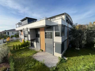 ALTINOLUK SAHİLİNDE  BAHÇE KULLANIMLI DENİZE 200 METRE MESAFEDE MUHTEŞEM DAİRE - Görsel 6