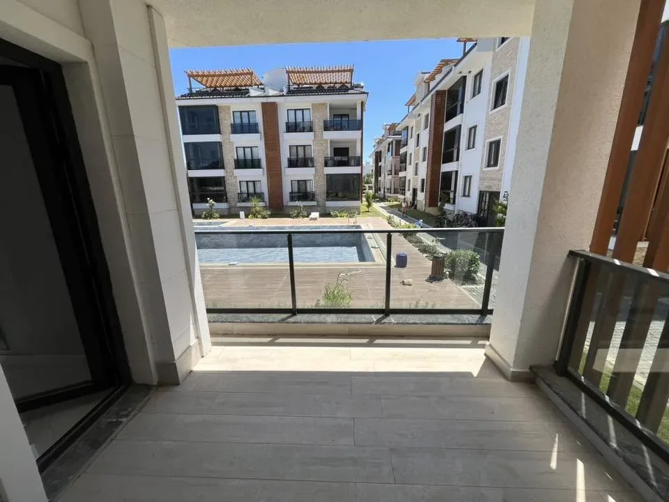 GÜRE AKÇAY ARASINDA 2+1 AYRI MUTFAK ULTRA LÜX SİTE İÇERİSİNDE HAVUZ CEPHELİ DAİRE - Görsel 2