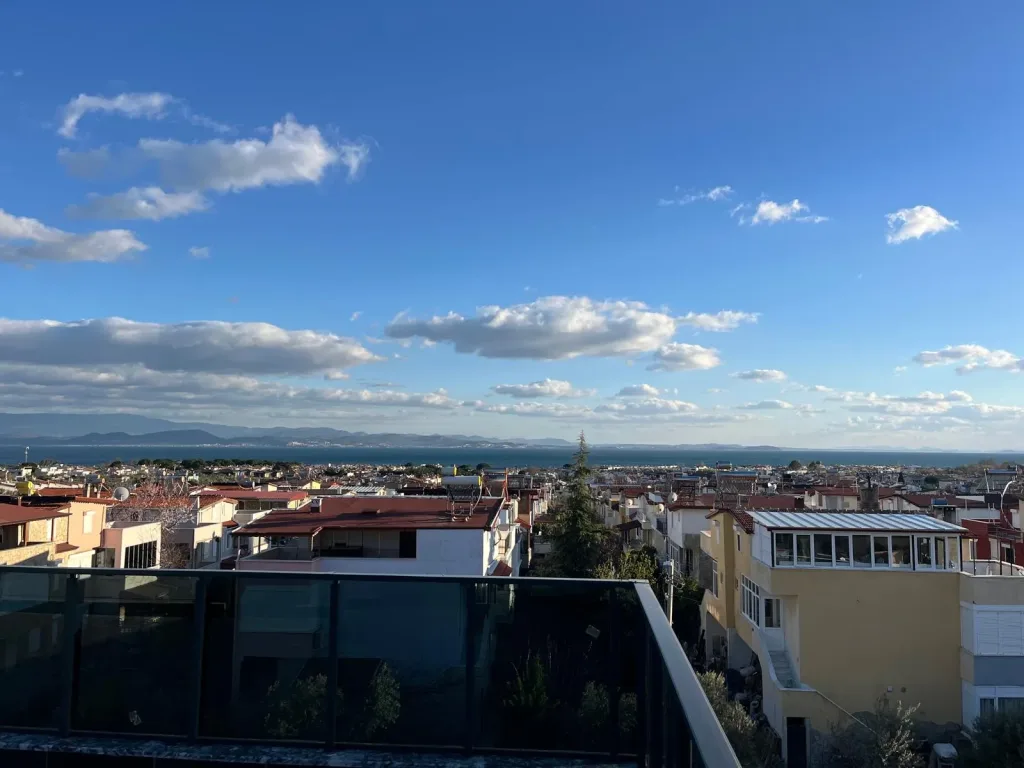 GÜRE SAHİLİNDE TAM MÜSTAKİL SAUNALI FOURLEX DENİZ MANZARALI KAPALI GARAJLI ULTRA LÜX VİLLA - Görsel 18