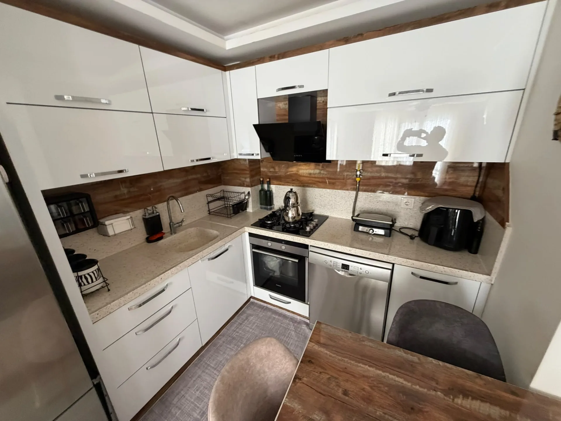 AKÇAY ALTINKUMDA ARA KAT 1+1 ÇOK GENİŞ LÜX DAİRE - Görsel 29
