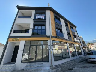 ZEYTİNLİ KÖYÜ GİRİŞİNDE SAĞLIK OCAĞI KARŞISI 1+1 GENİŞ SIFIR DAİRE - Görsel 1