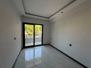 ZEYTİNLİ KÖYÜ GİRİŞİNDE SAĞLIK OCAĞI KARŞISI 1+1 GENİŞ SIFIR DAİRE - Görsel 13