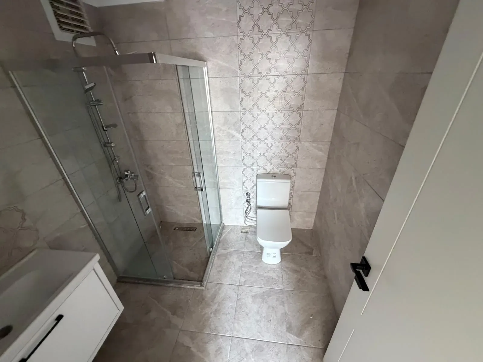 ALTINKUMDA ARA KAT ÖN CEPHE 2+1 AYRI MUTFAK LÜX DAİRE - Görsel 22