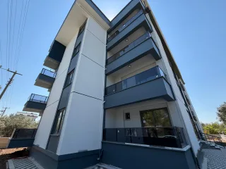 ZEYTİNLİ BULVAR ÜZERİNDE MUHTEŞEM BALKONLU EKONOMİK ÖN CEPHE 1+1 - Görsel 3