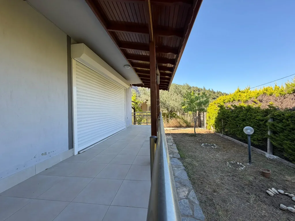 Akçay Yeni Mahalle Karşısında 3+1 Çok Geniş Bahçeli Müstakil Girişli Villa - Görsel 8