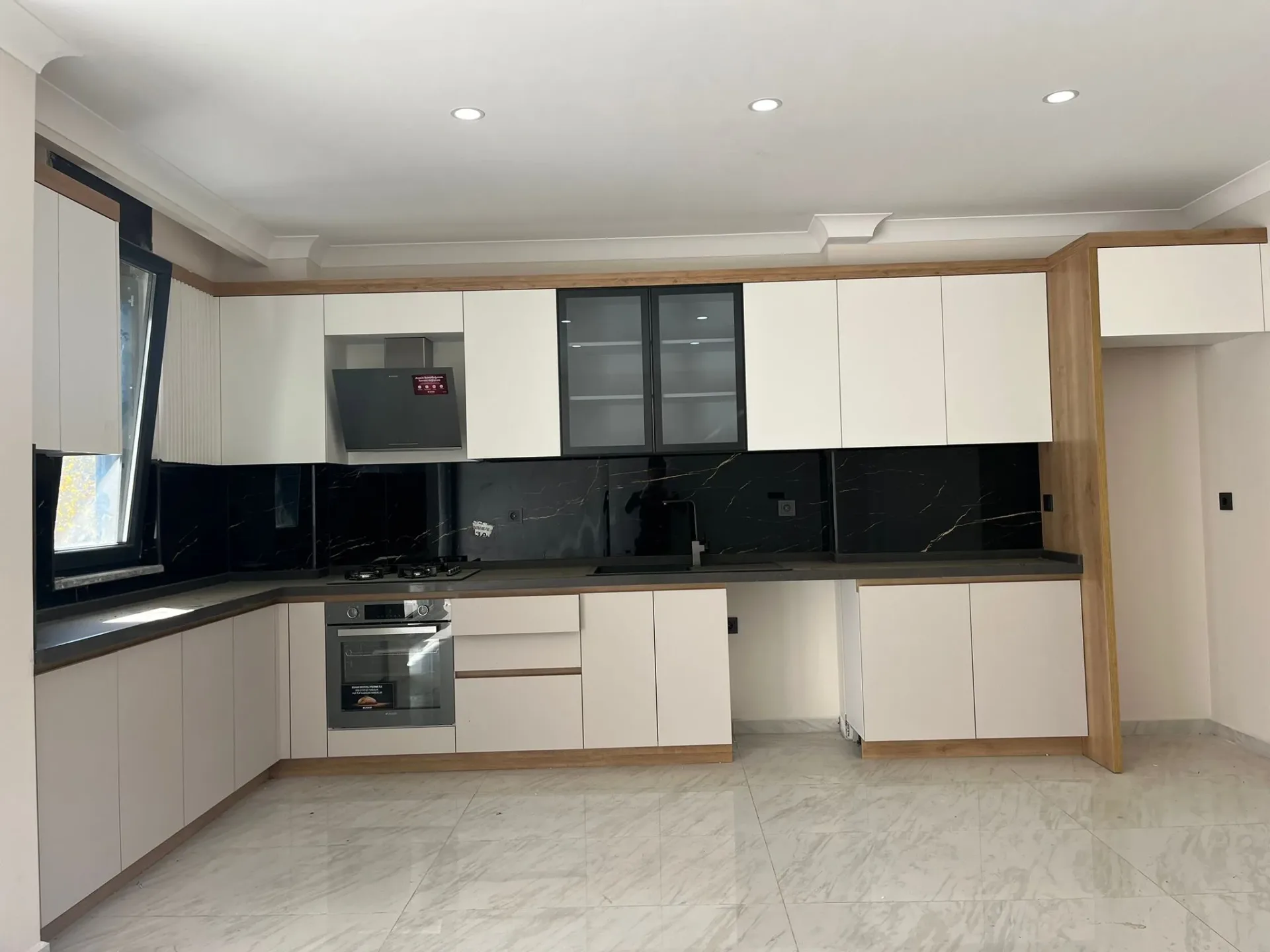 GÜREDE DENİZE SIFIR TADINDA 3+1 TRİPLEX HER ODASINDA EBEVEYN BANYOSU OLAN VİLLA - Görsel 17