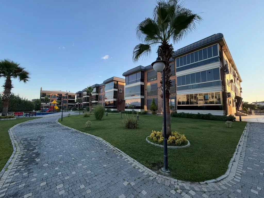AKÇAYIN EN PRESTİJLİ SİTESİNDE 3+1 AYRI MUTFAK EBEVEYN BANYOLU - KAPALI OTOPARKLI MUHTEŞEM DAİRE - Görsel 6